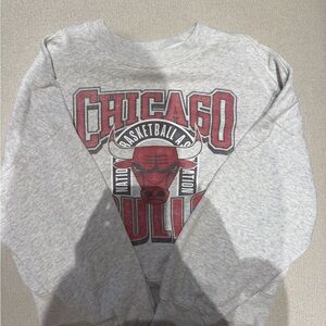 Abercrombie Chicago Bulls Gray Sweatshirt